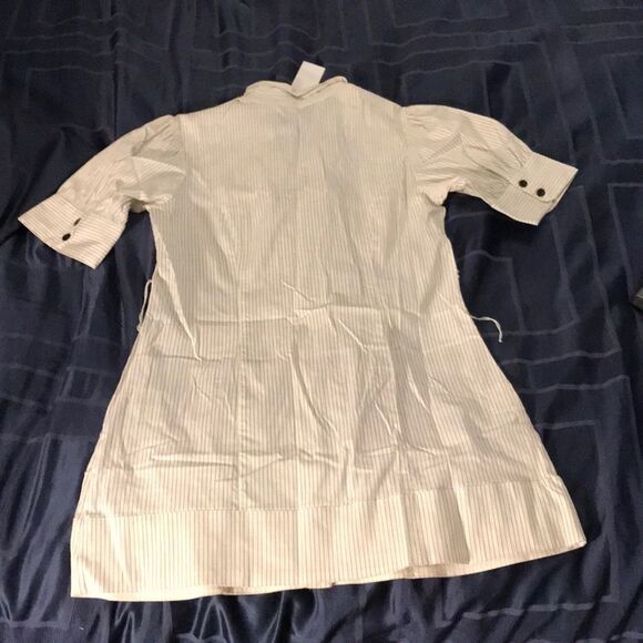 Cute button down blouse - Picture 4 of 4